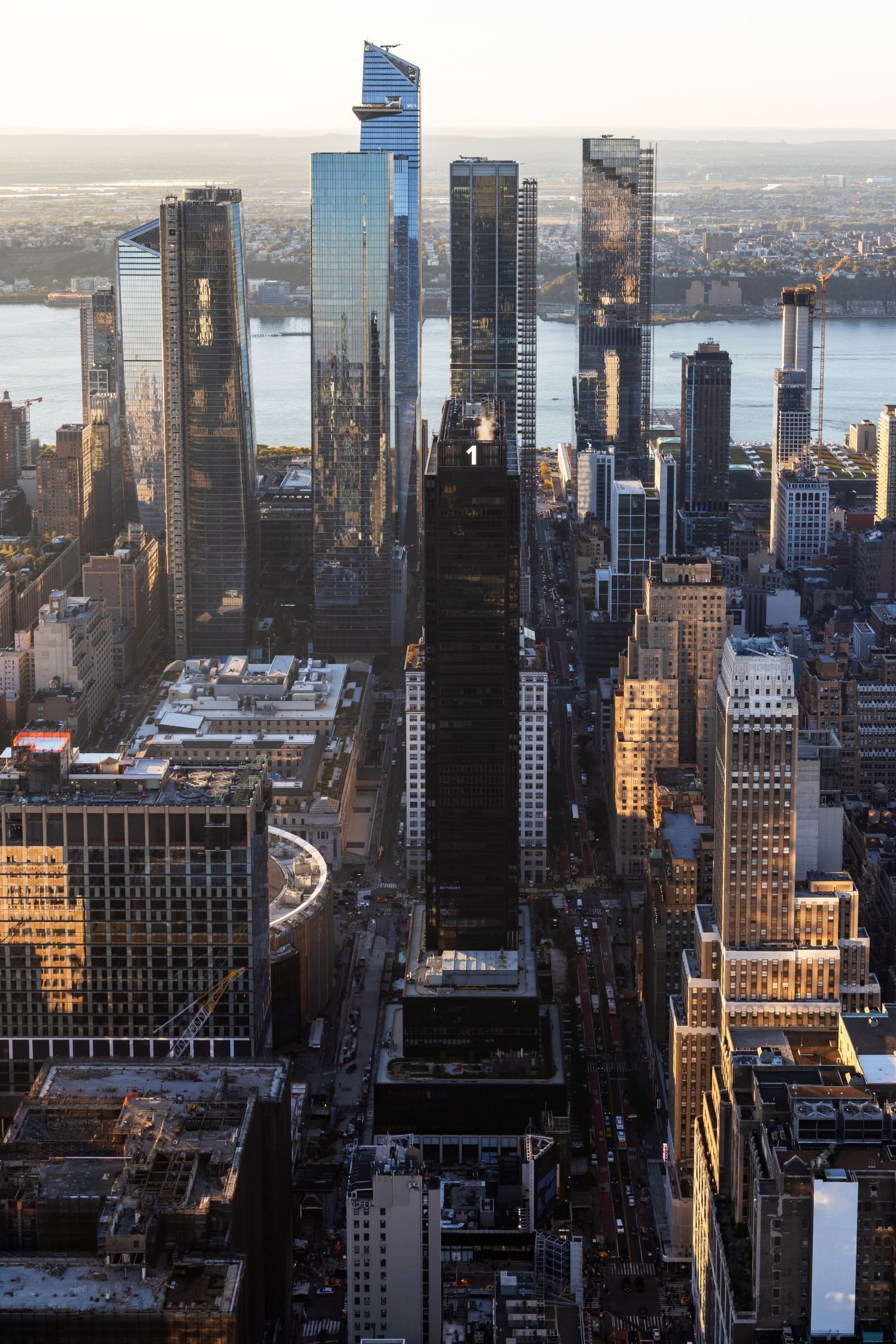 new-york-city-skyline-2023-03-31-03-55-22-utc